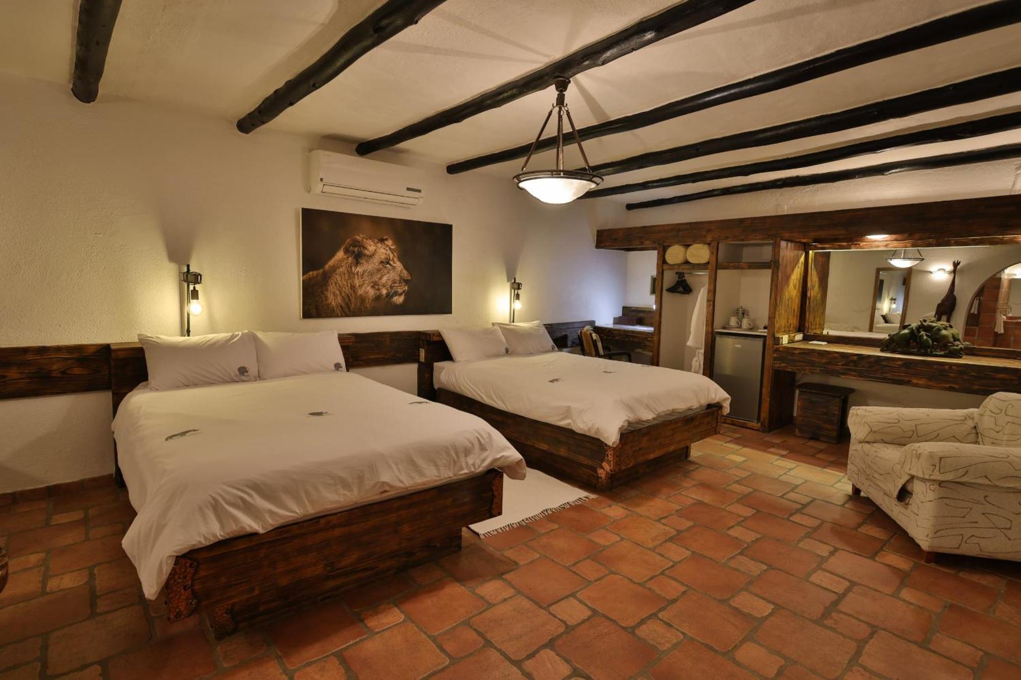 Mount Etjo Safari Lodge Kalkfeld Экстерьер фото