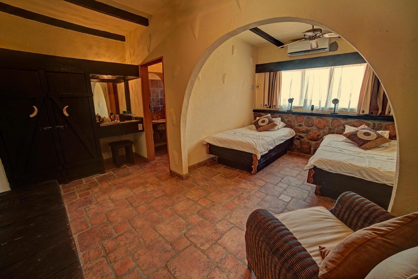 Mount Etjo Safari Lodge Kalkfeld Экстерьер фото