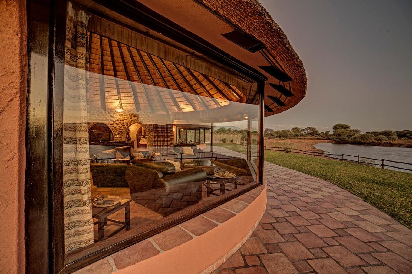 Mount Etjo Safari Lodge Kalkfeld Экстерьер фото