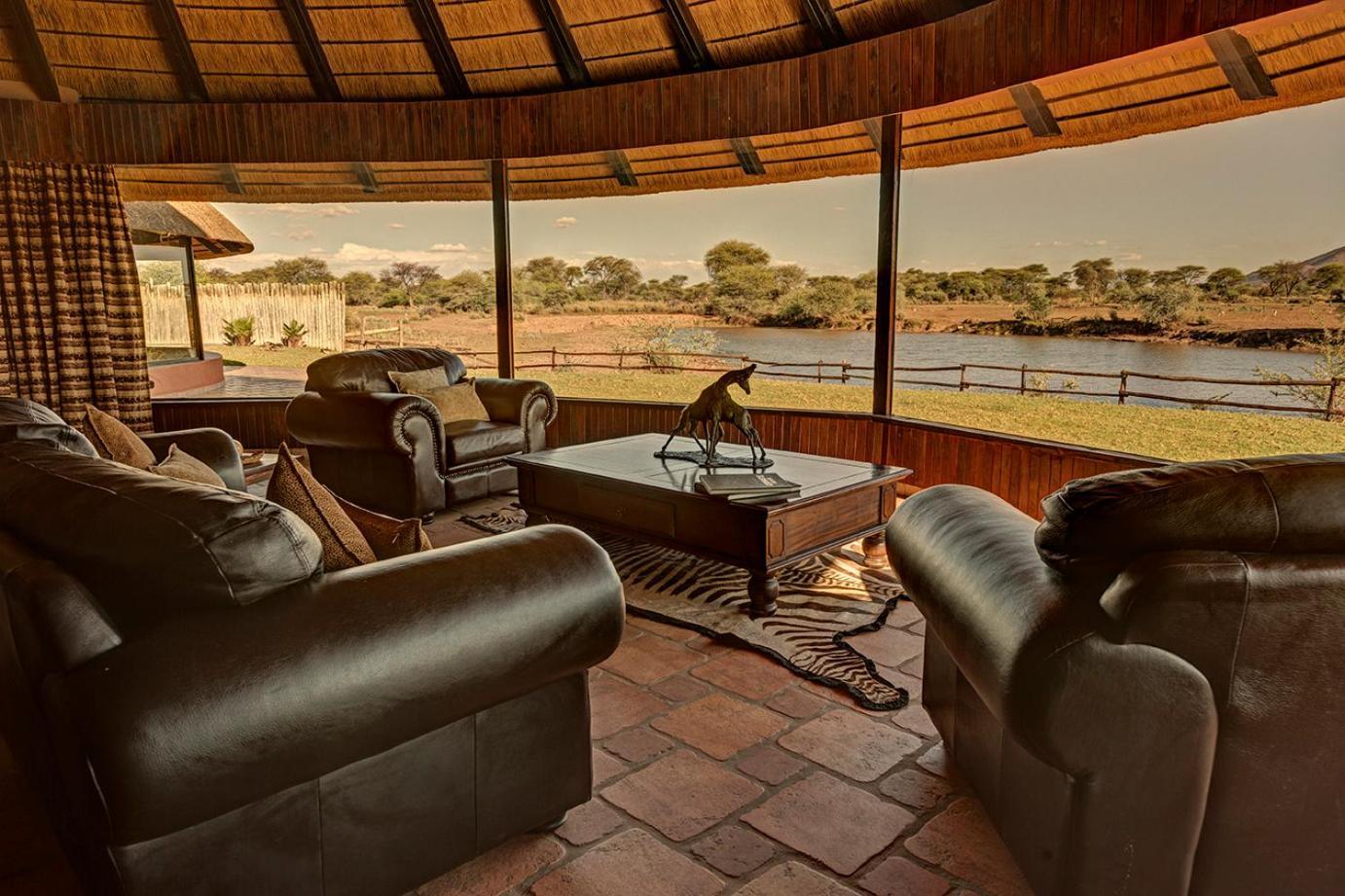 Mount Etjo Safari Lodge Kalkfeld Экстерьер фото