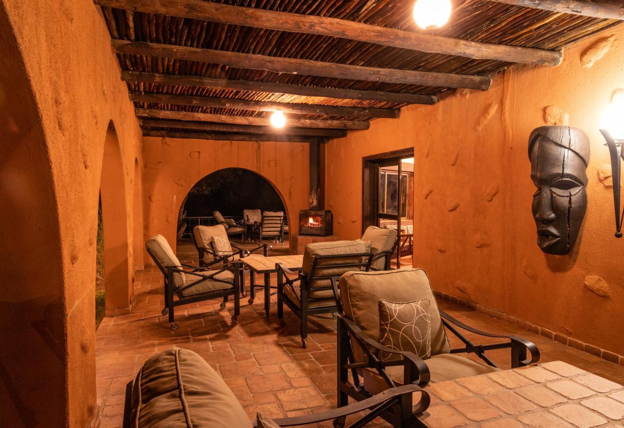 Mount Etjo Safari Lodge Kalkfeld Экстерьер фото