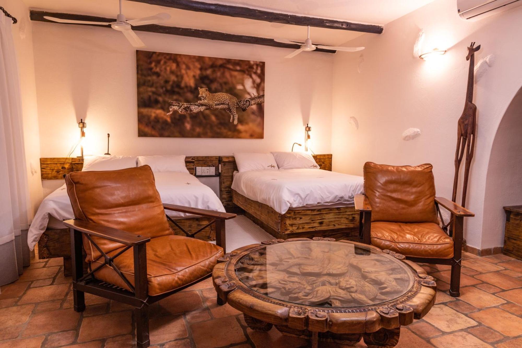 Mount Etjo Safari Lodge Kalkfeld Экстерьер фото