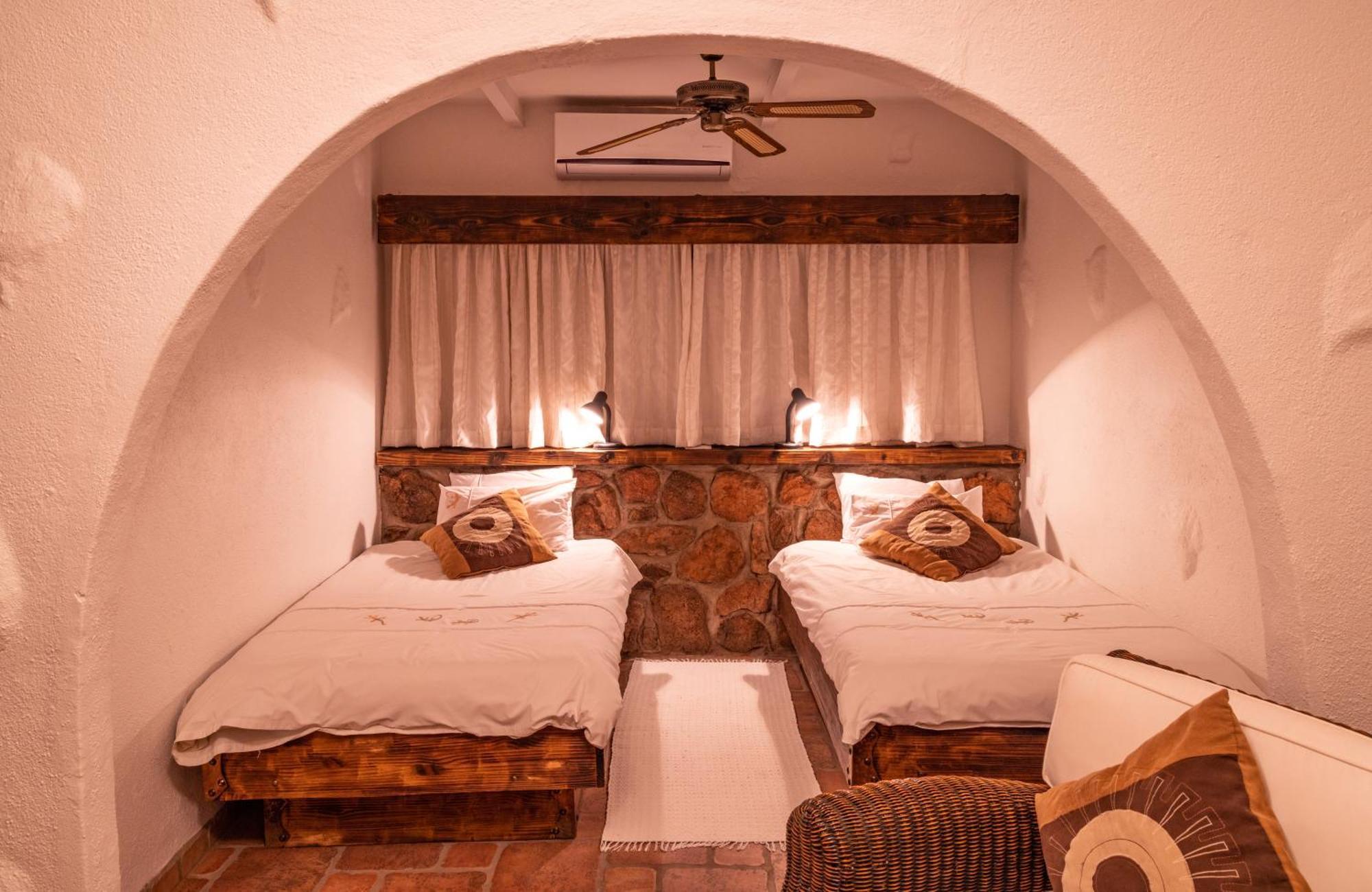 Mount Etjo Safari Lodge Kalkfeld Экстерьер фото