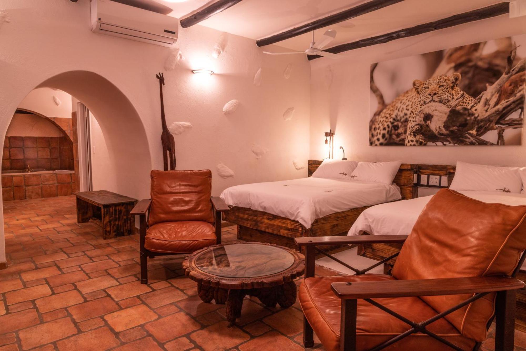Mount Etjo Safari Lodge Kalkfeld Экстерьер фото