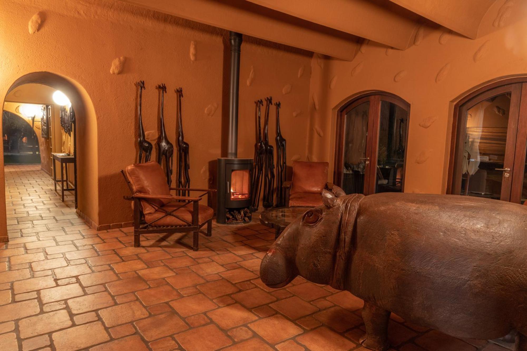 Mount Etjo Safari Lodge Kalkfeld Экстерьер фото
