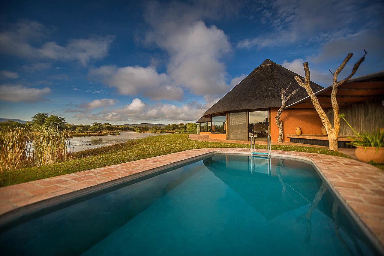 Mount Etjo Safari Lodge Kalkfeld Экстерьер фото